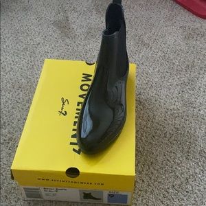 Seven7 rain boots